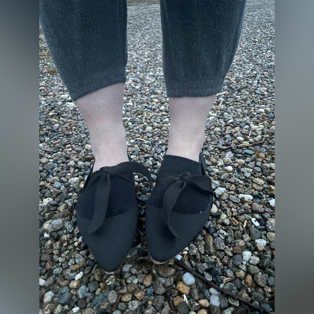 Black Ribbon Point Rothy’s Flats